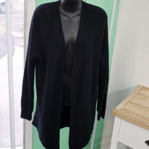 Nordstrom Sweaters - EUC blk Nordstrom signature cashmere sweater large